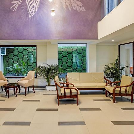 Hotel O Parkinn Гургаон Екстериор снимка