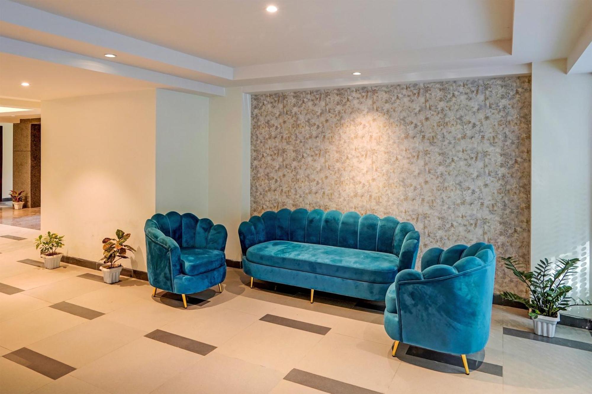 Hotel O Parkinn Гургаон Екстериор снимка