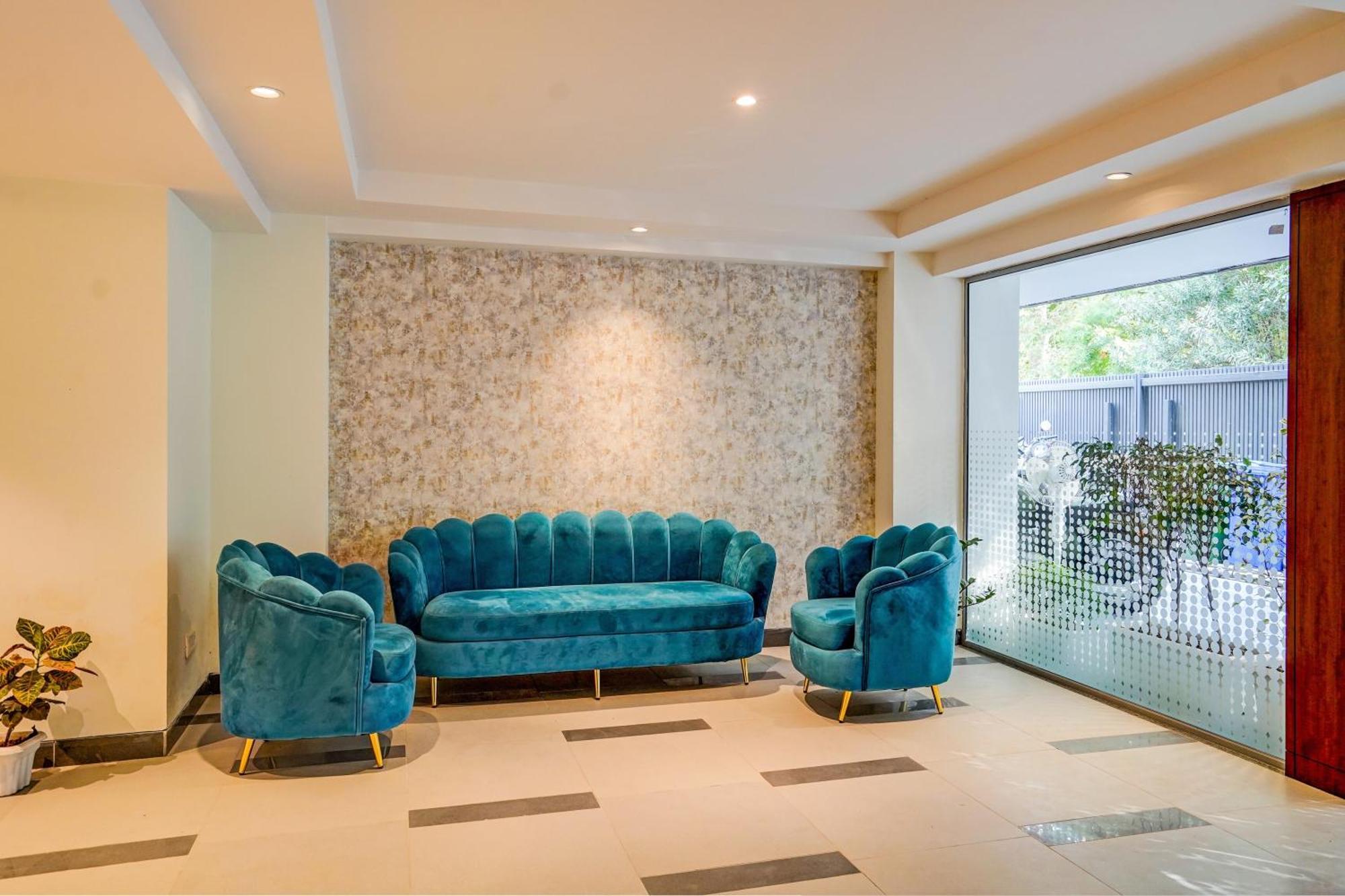 Hotel O Parkinn Гургаон Екстериор снимка