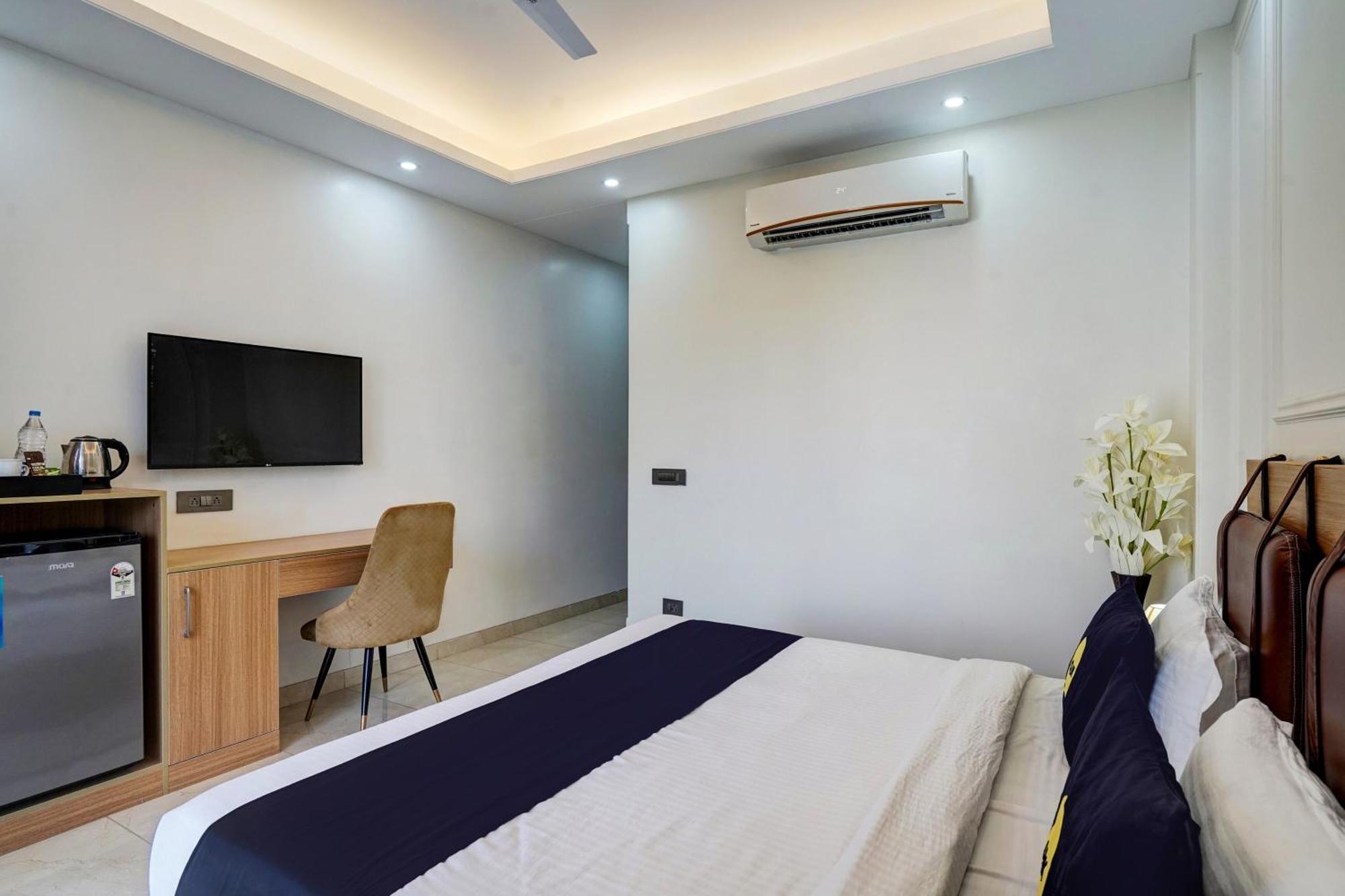 Hotel O Parkinn Гургаон Екстериор снимка