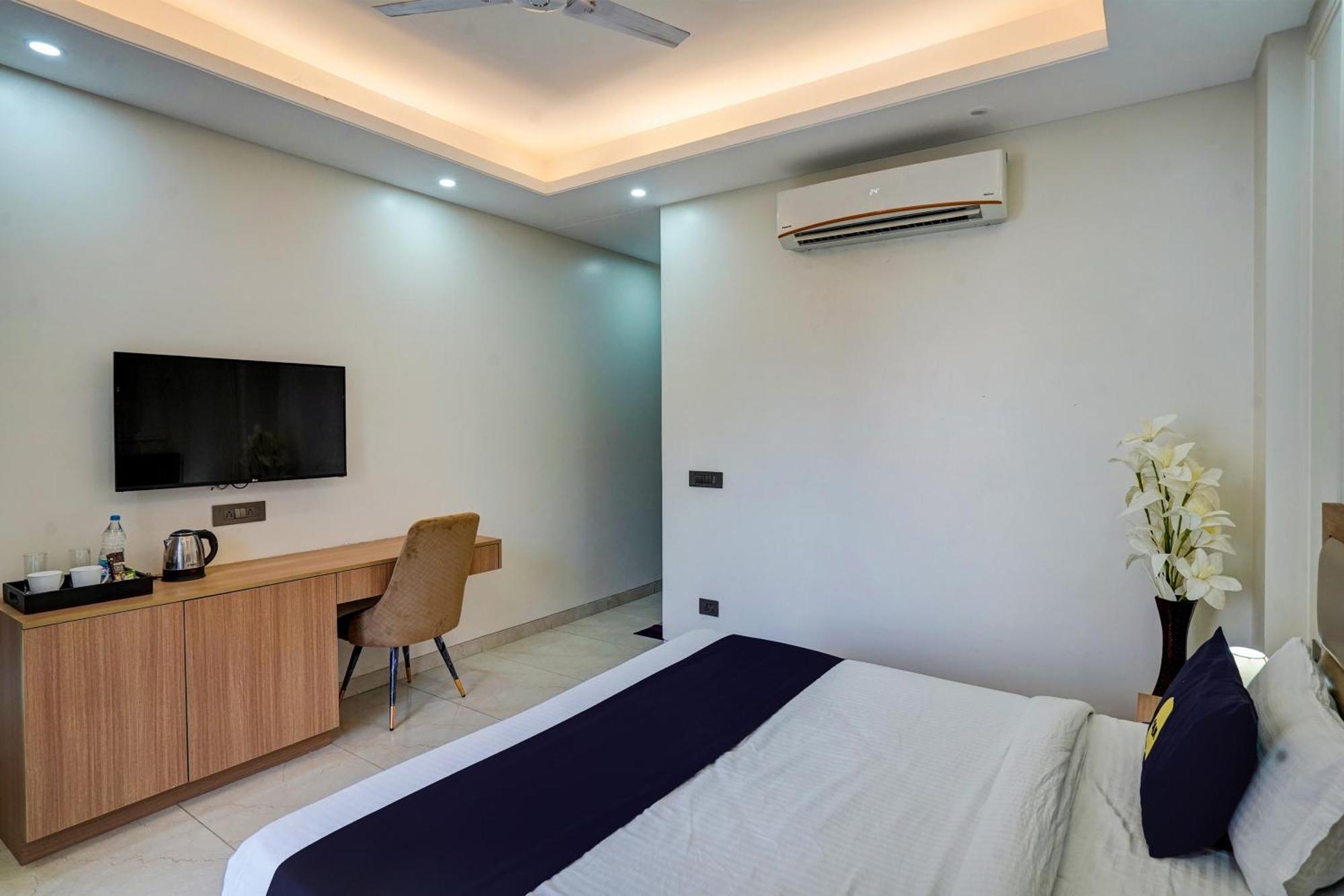 Hotel O Parkinn Гургаон Екстериор снимка