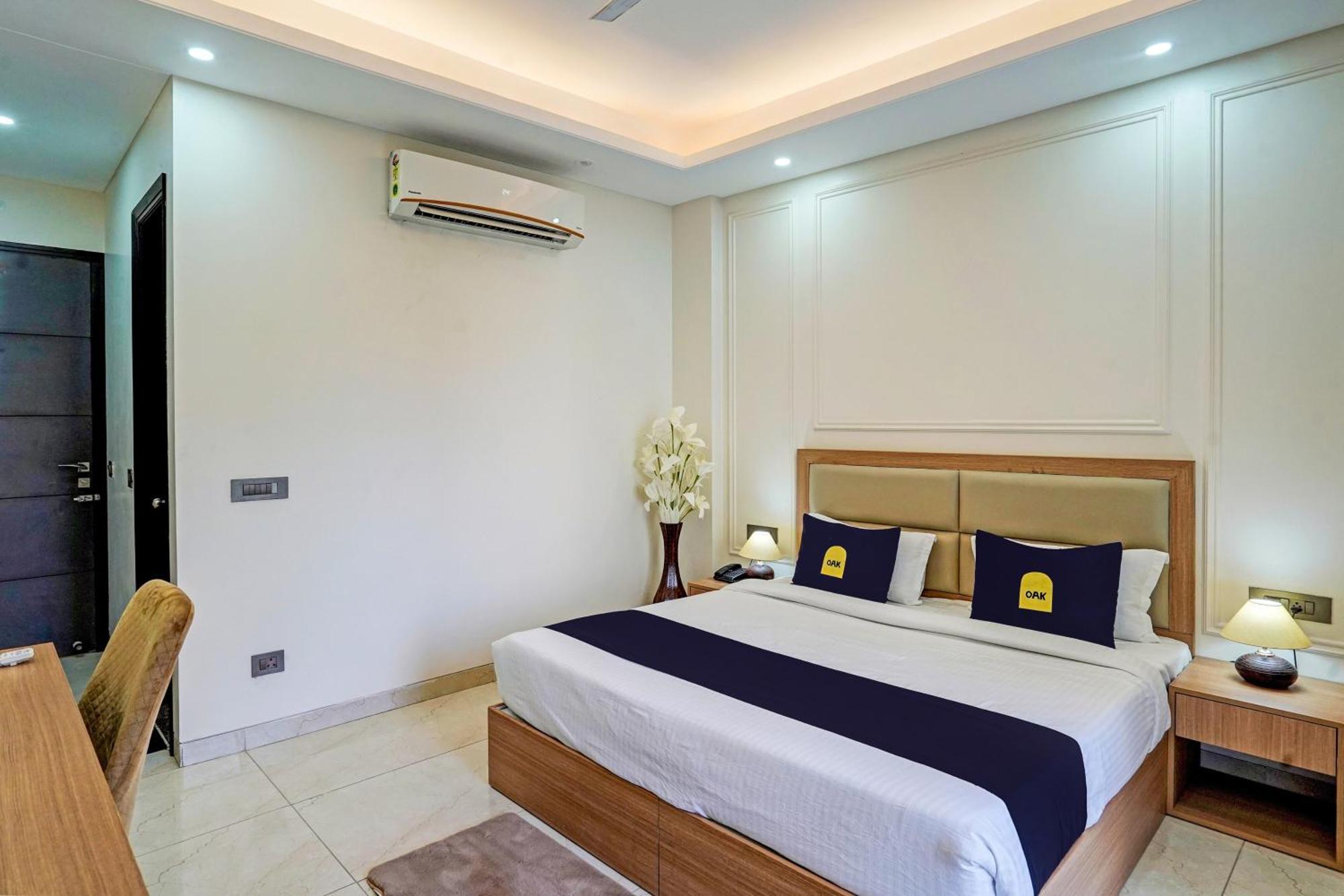 Hotel O Parkinn Гургаон Екстериор снимка