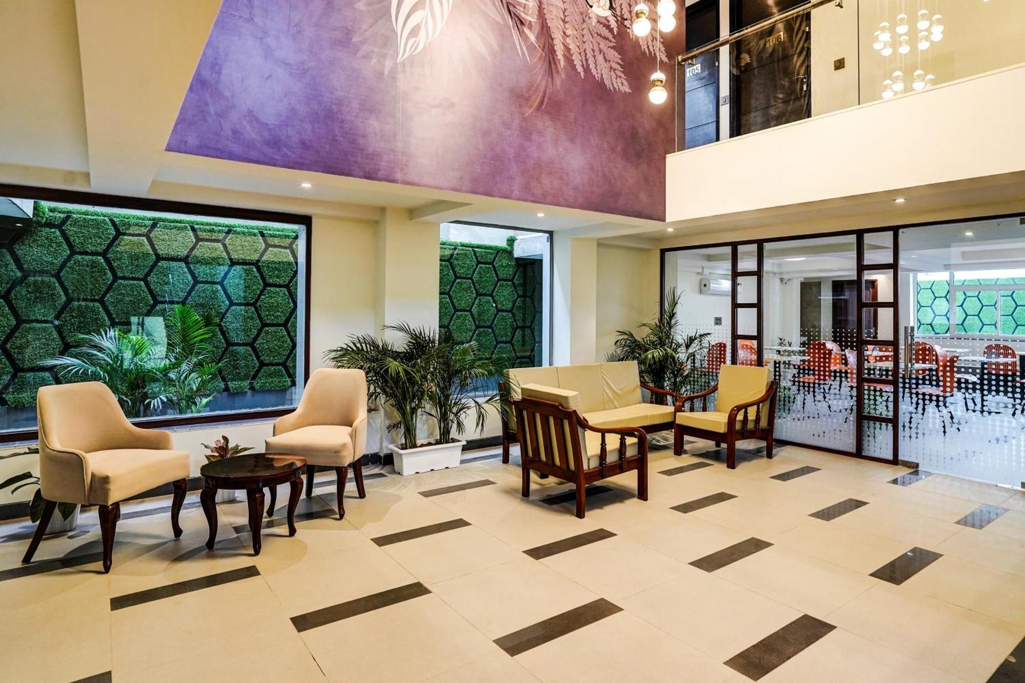 Hotel O Parkinn Гургаон Екстериор снимка