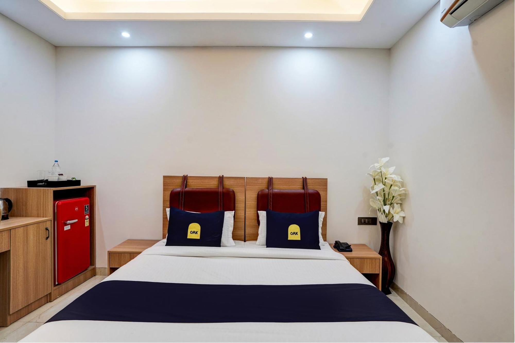 Hotel O Parkinn Гургаон Екстериор снимка