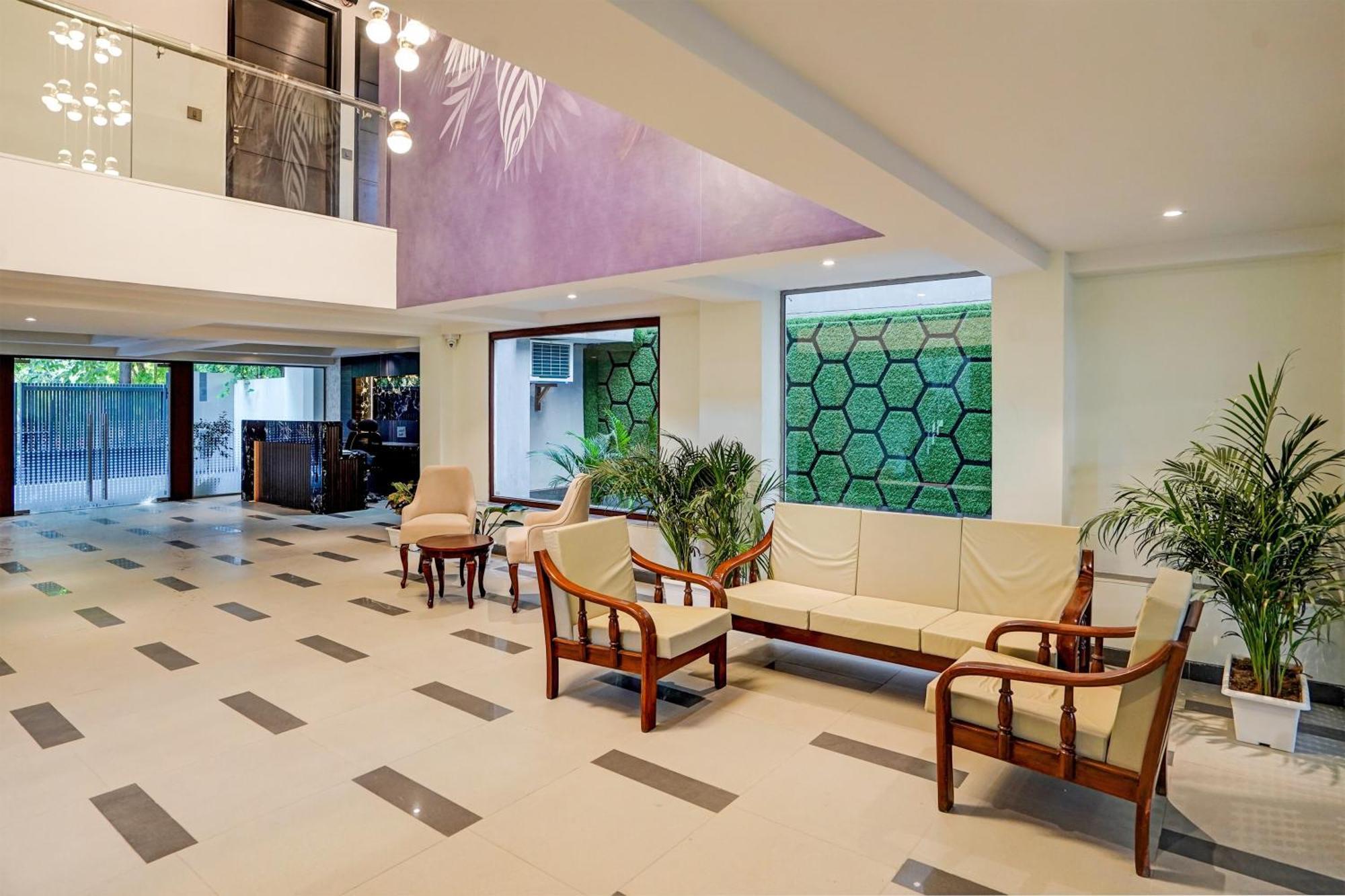 Hotel O Parkinn Гургаон Екстериор снимка
