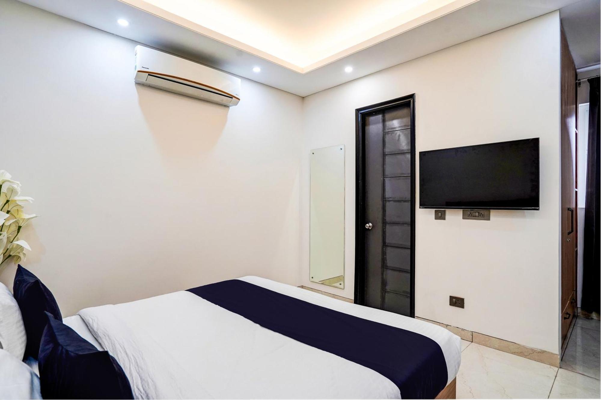 Hotel O Parkinn Гургаон Екстериор снимка